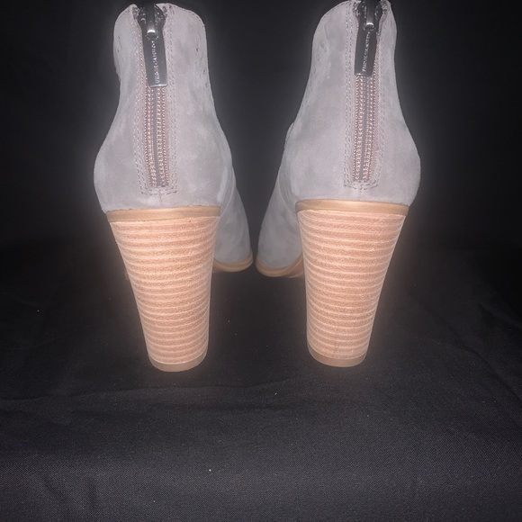 Vince Camuto Fileana Split Shaft Bootie - Picture 4 of 6